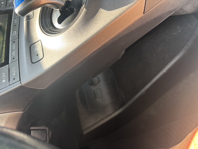 Used 2015 Toyota Prius Persona Series FWD image 14