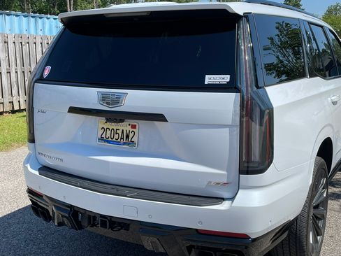 Used 2026 Cadillac Escalade V AWD/4WD image 8