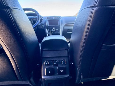 Used 2019 Ford Explorer Limited w/ Class III Trailer Tow Package FWD image 20