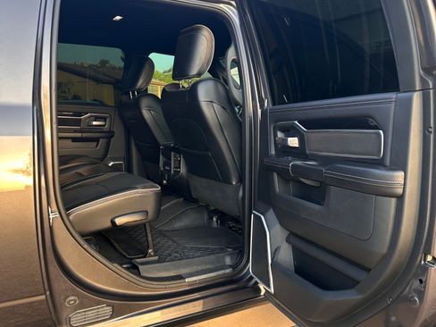 Used 2020 RAM 2500 Laramie w/ Night Edition image 15