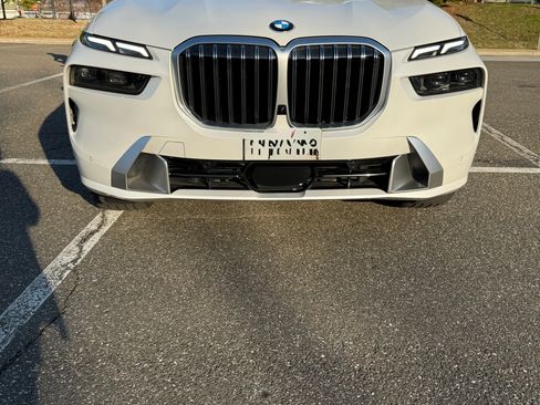 Used 2023 BMW X7 xDrive40i w/ Premium Package image 1
