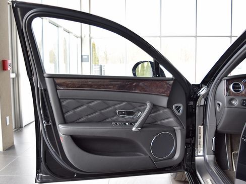 Used 2016 Bentley Flying Spur V8 image 5