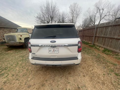 Used 2018 Ford Expedition Limited w/ Equipment Group 301A image 4