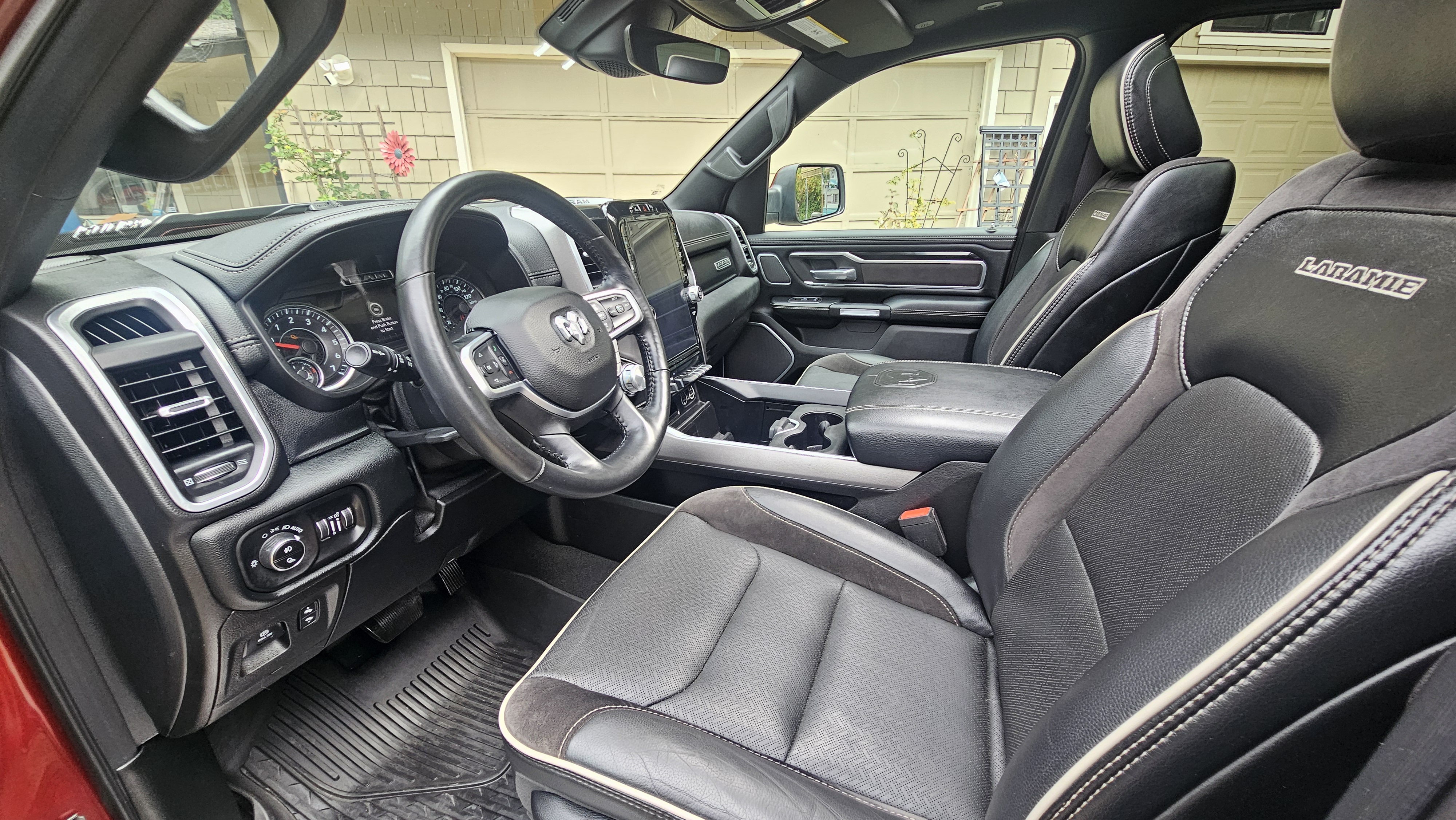 Used 2020 RAM 1500 Laramie AWD/4WD image 10