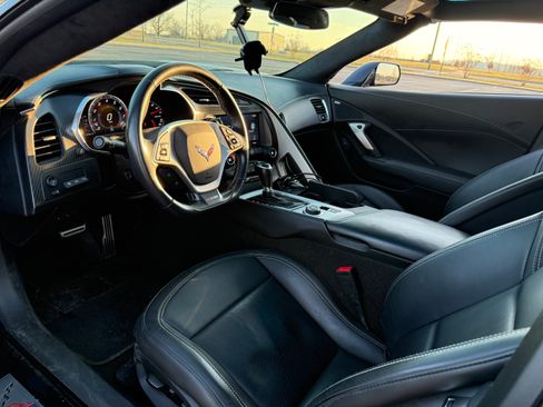 Used 2015 Chevrolet Corvette Z06 w/ 3LZ Preferred Equipment Group image 6