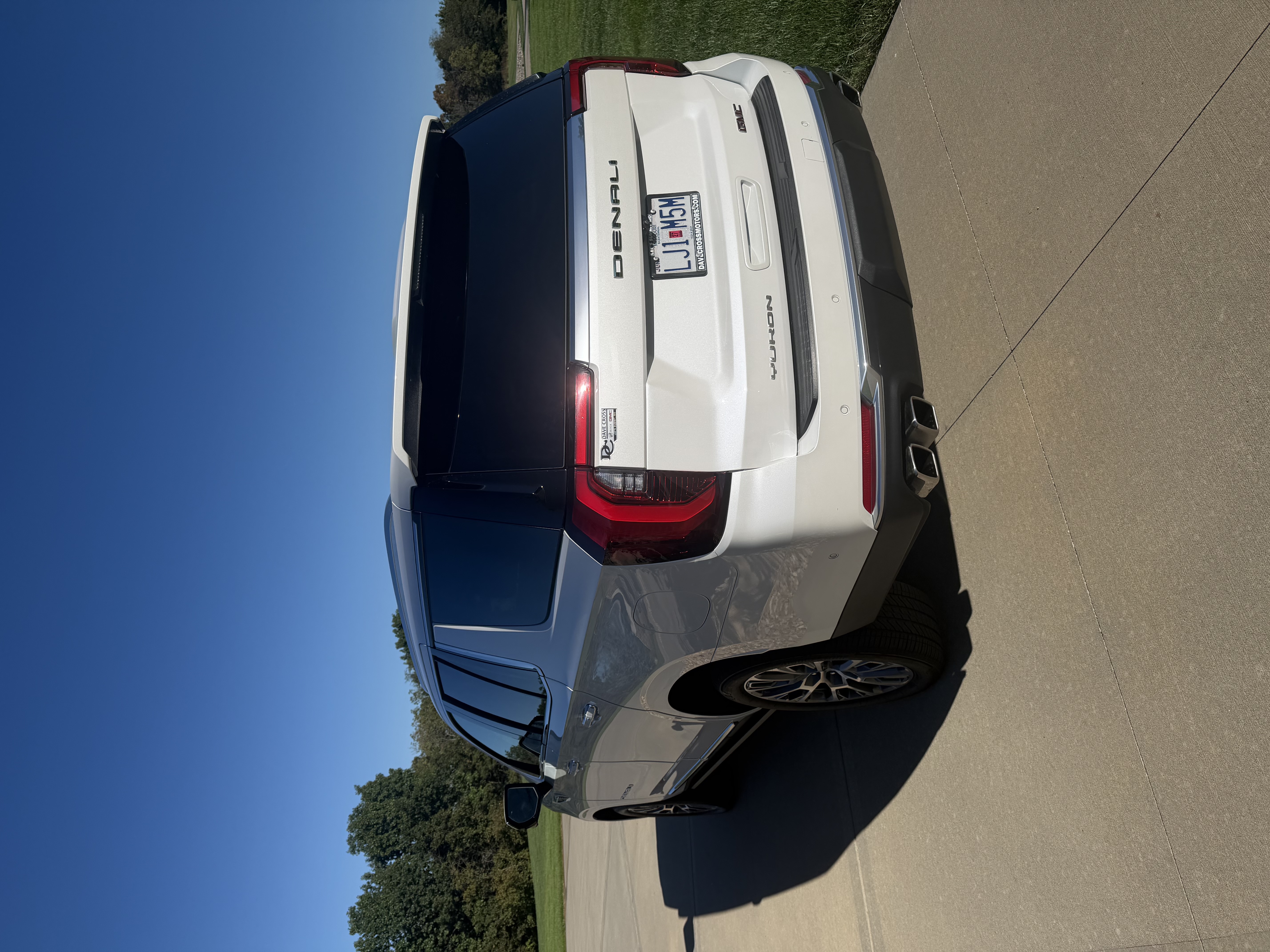 Used 2025 GMC Yukon Denali w/ Sun & Power Step Package AWD/4WD image 4