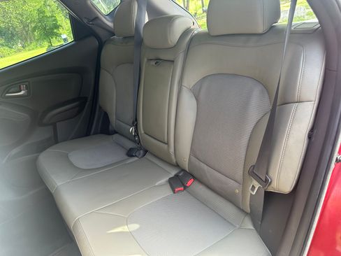 Used 2014 Hyundai Tucson SE image 18