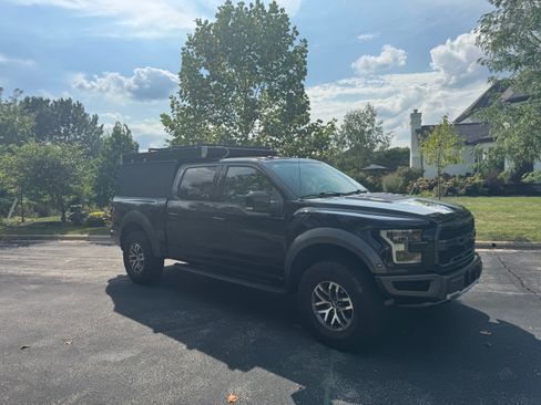 Used 2017 Ford F150 Raptor w/ Equipment Group 802A Luxury image 2