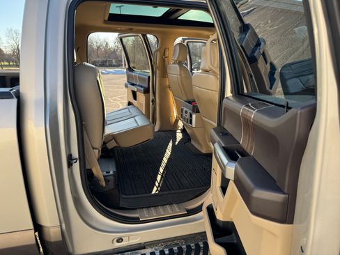 Used 2018 Ford F150 Lariat w/ Equipment Group 502A Luxury image 11