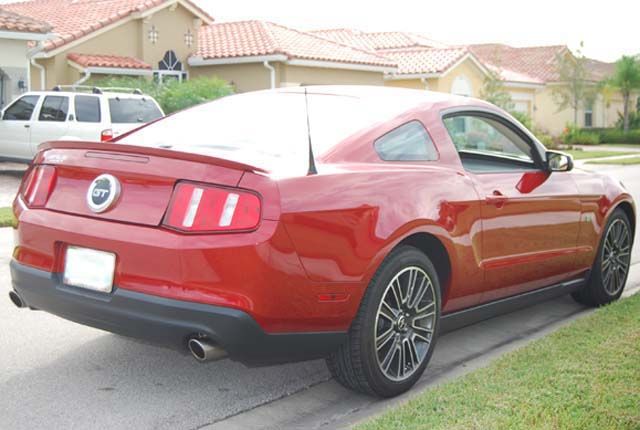 Used 2010 Ford Mustang GT Premium RWD image 2