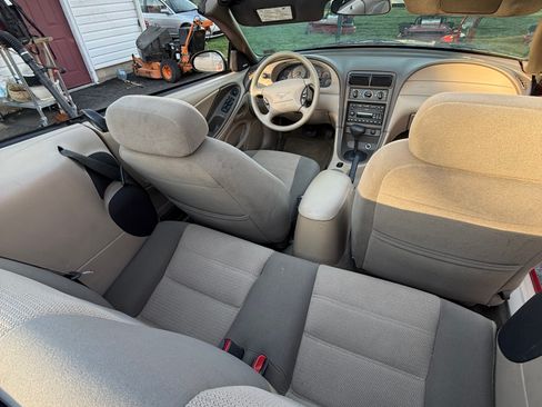 Used 2002 Ford Mustang Premium RWD image 18