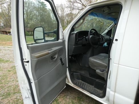 Used 2007 Ford E-450 and Econoline 450 image 9