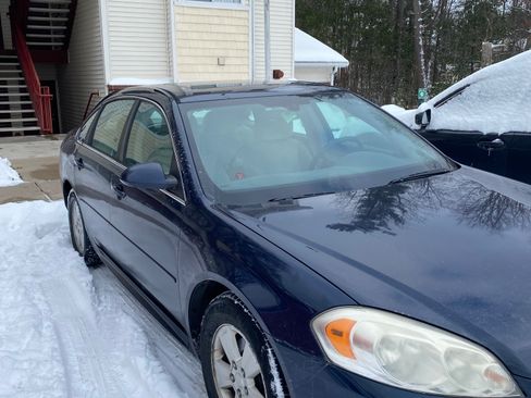 Used 2011 Chevrolet Impala LT image 2
