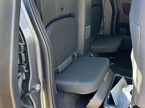 Used 2022 Nissan Frontier S w/ Technology Package image 15