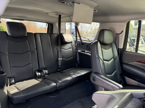 Used 2015 Cadillac Escalade ESV Luxury image 14