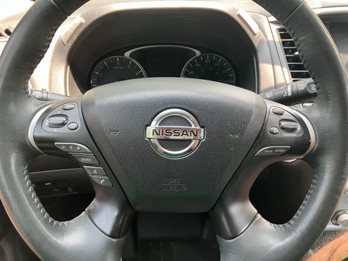 Used 2018 Nissan Pathfinder SL w/ Midnight Edition Package image 15