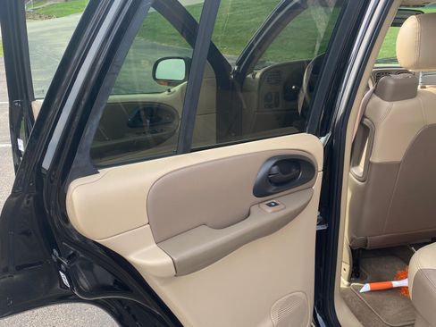 Used 2004 Chevrolet TrailBlazer LT w/ LT Preferred Equipment Group image 27