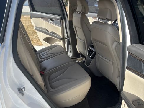 Used 2017 Lincoln MKX Reserve w/ Lincoln MKX Climate Package image 6