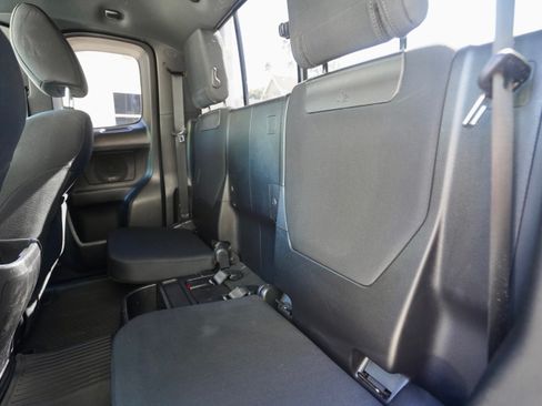 Used 2022 Toyota Tacoma TRD Sport image 17