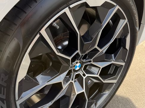 Used 2025 BMW X7 M60i AWD/4WD image 16