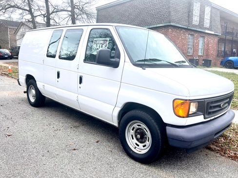 Used 2006 Ford E-150 and Econoline 150 image 1