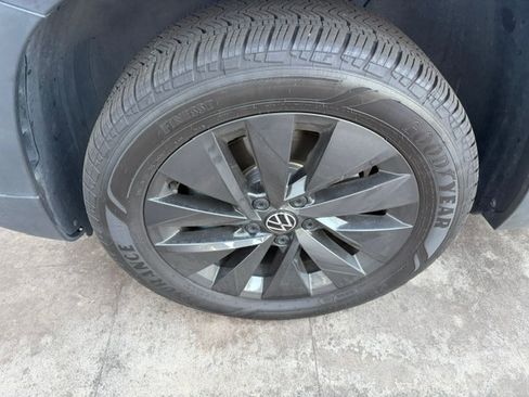 Used 2023 Volkswagen Taos S FWD image 13