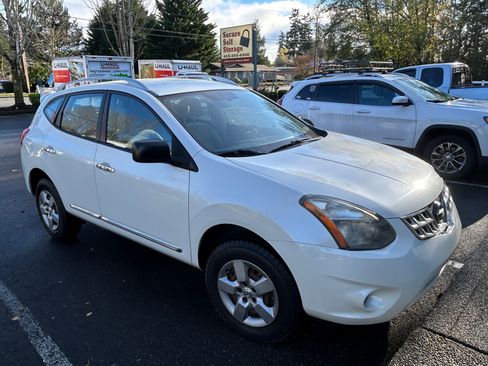 Used 2015 Nissan Rogue S w/ Convenience Package image 1