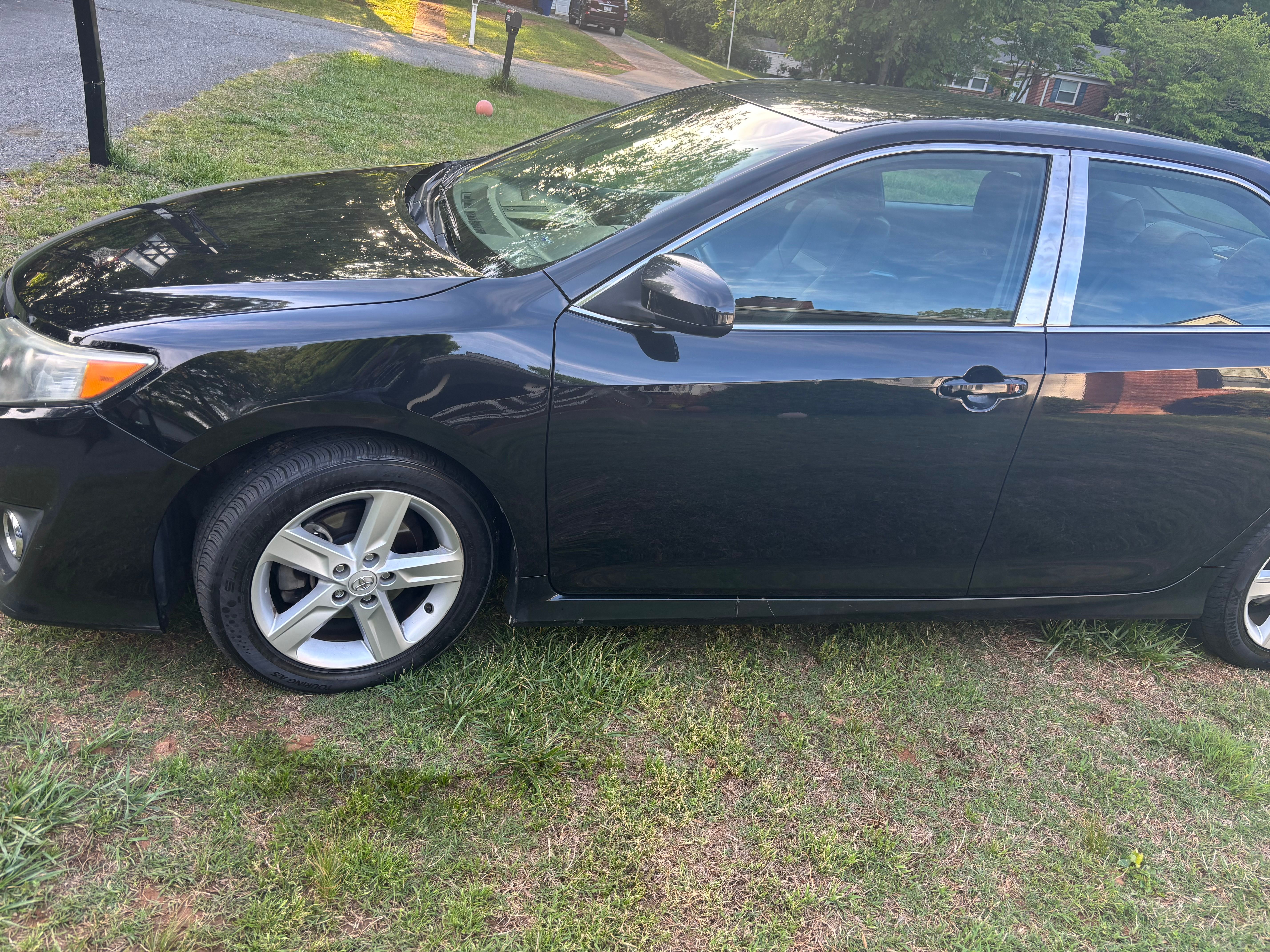 Used 2013 Toyota Camry SE FWD image 8