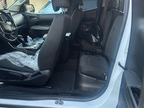 Used 2022 Chevrolet Colorado LT w/ Redline Special Edition image 11