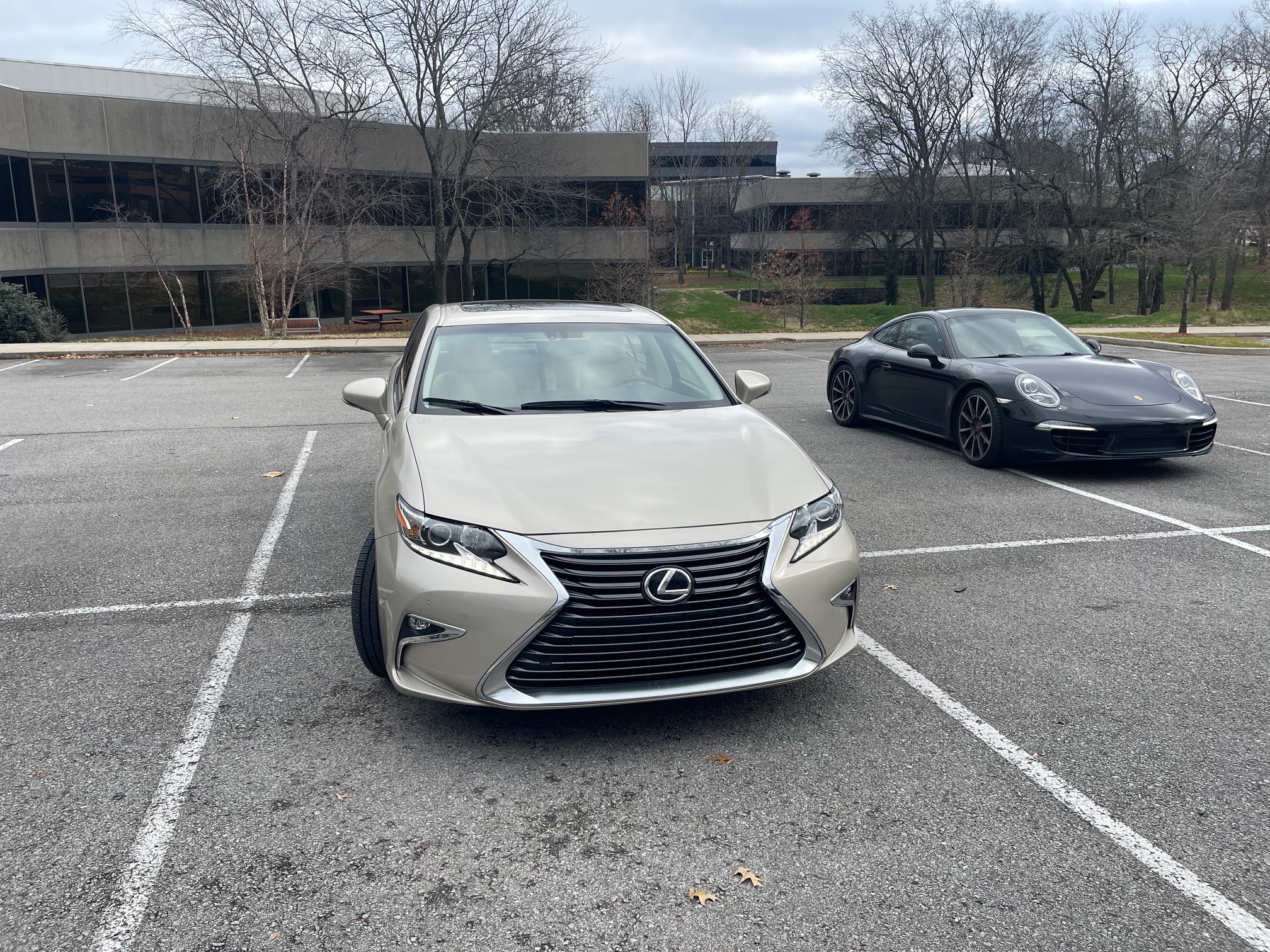 Used 2016 Lexus ES 350 w/ Premium Package w/Wood Trim FWD image 6