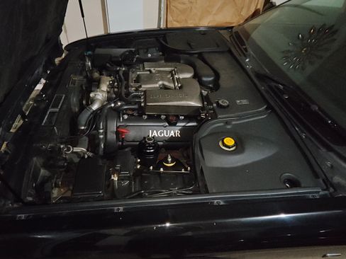 Used 2001 Jaguar XJ8 image 6