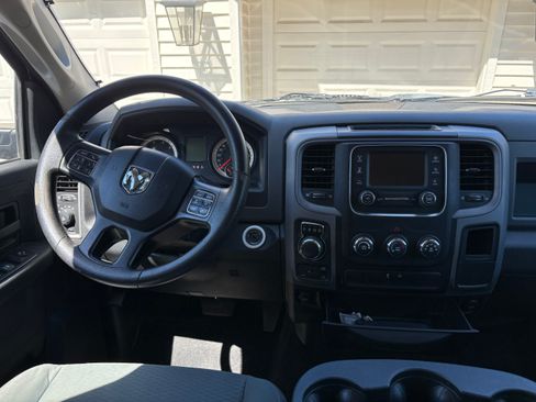Used 2017 RAM 1500 Express AWD/4WD image 15