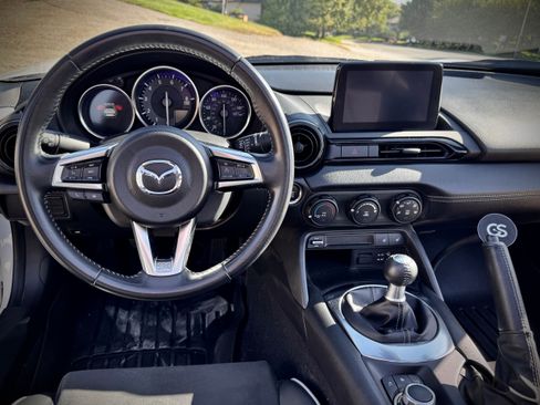 Used 2022 MAZDA MX-5 Miata Club RWD image 19