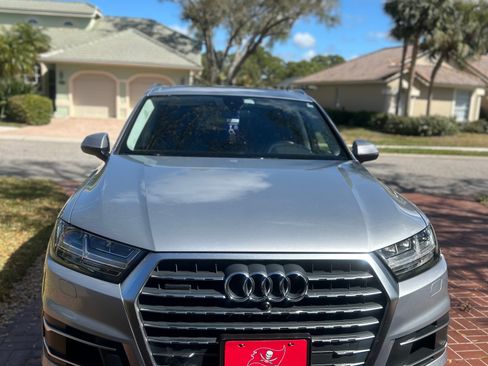 Used 2019 Audi Q7 3.0T Premium Plus image 2