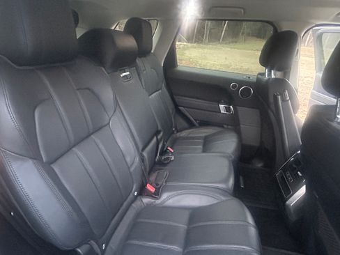 Used 2017 Land Rover Range Rover Sport SE image 14