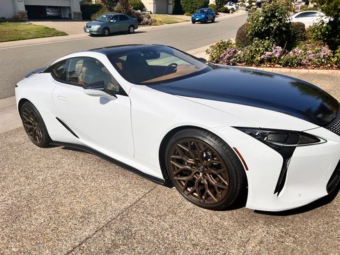 Used 2021 Lexus LC 500 Coupe w/ Performance Package RWD image 2