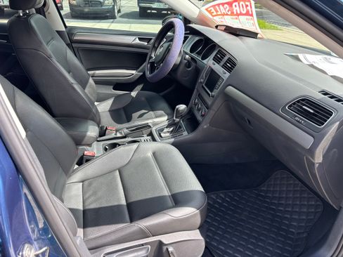 Used 2017 Volkswagen Golf Wolfsburg Edition image 13