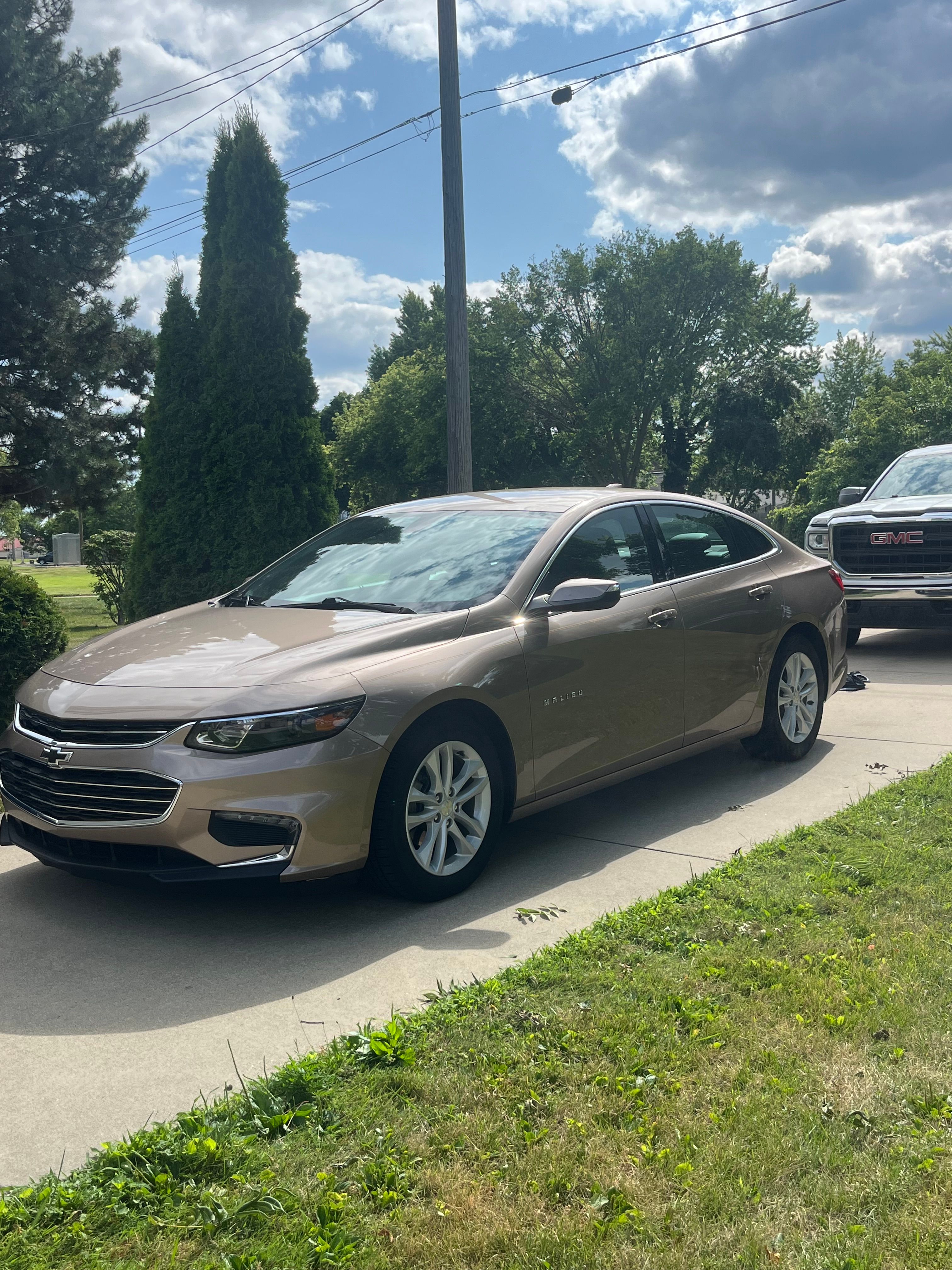 Used 2018 Chevrolet Malibu LT w/ Leather Package FWD image 1