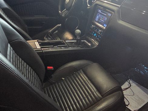Used 2013 Ford Mustang Shelby GT500 RWD image 10