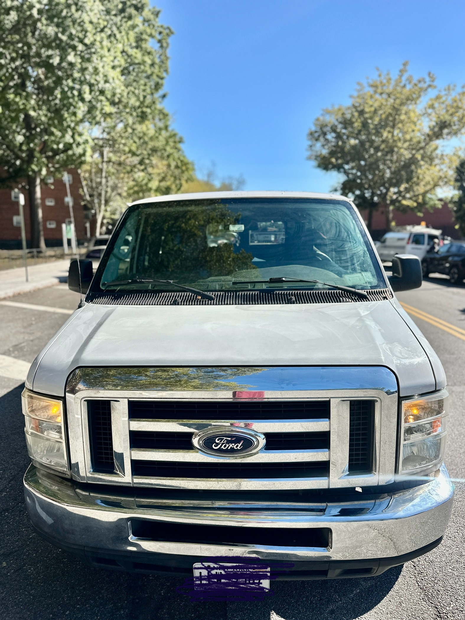 Used 2009 Ford E-350 and Econoline 350 XLT RWD image 2