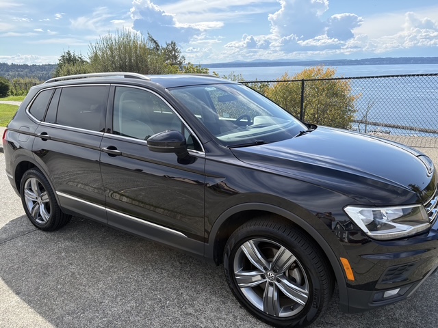 Used 2020 Volkswagen Tiguan SEL AWD/4WD image 1