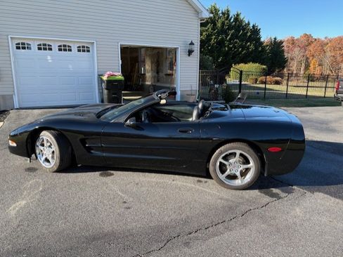 Used 2001 Chevrolet Corvette Convertible w/ Preferred Equipment Group2 image 5