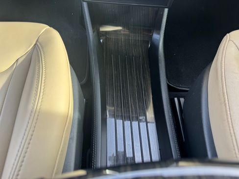 Used 2015 Tesla Model S P90D image 17