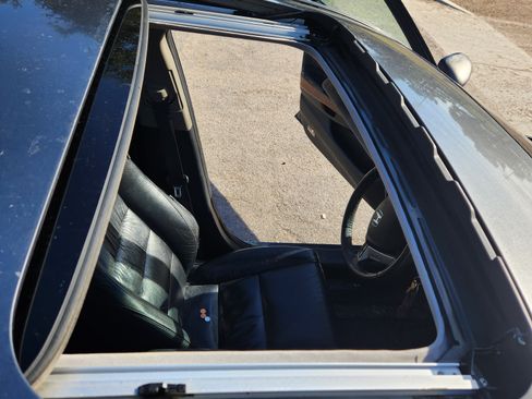 Used 2011 Honda Accord EX-L image 9