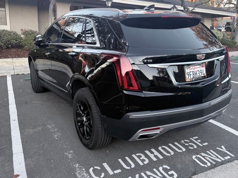 Used 2023 Cadillac XT5 Premium Luxury image 2