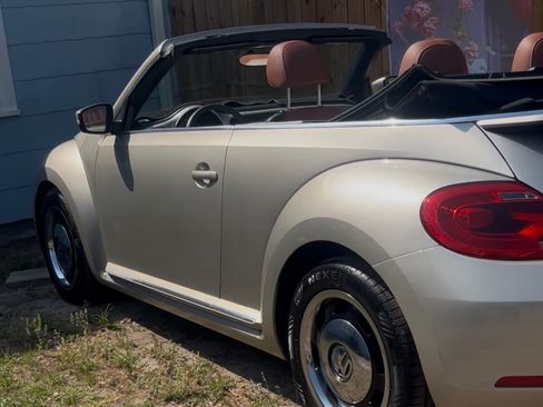 Used 2015 Volkswagen Beetle 1.8T FWD image 19