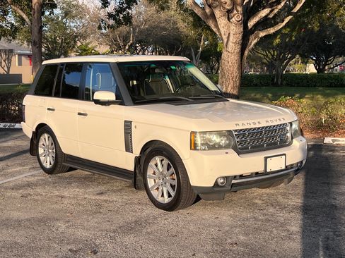 Used 2010 Land Rover Range Rover Supercharged image 2