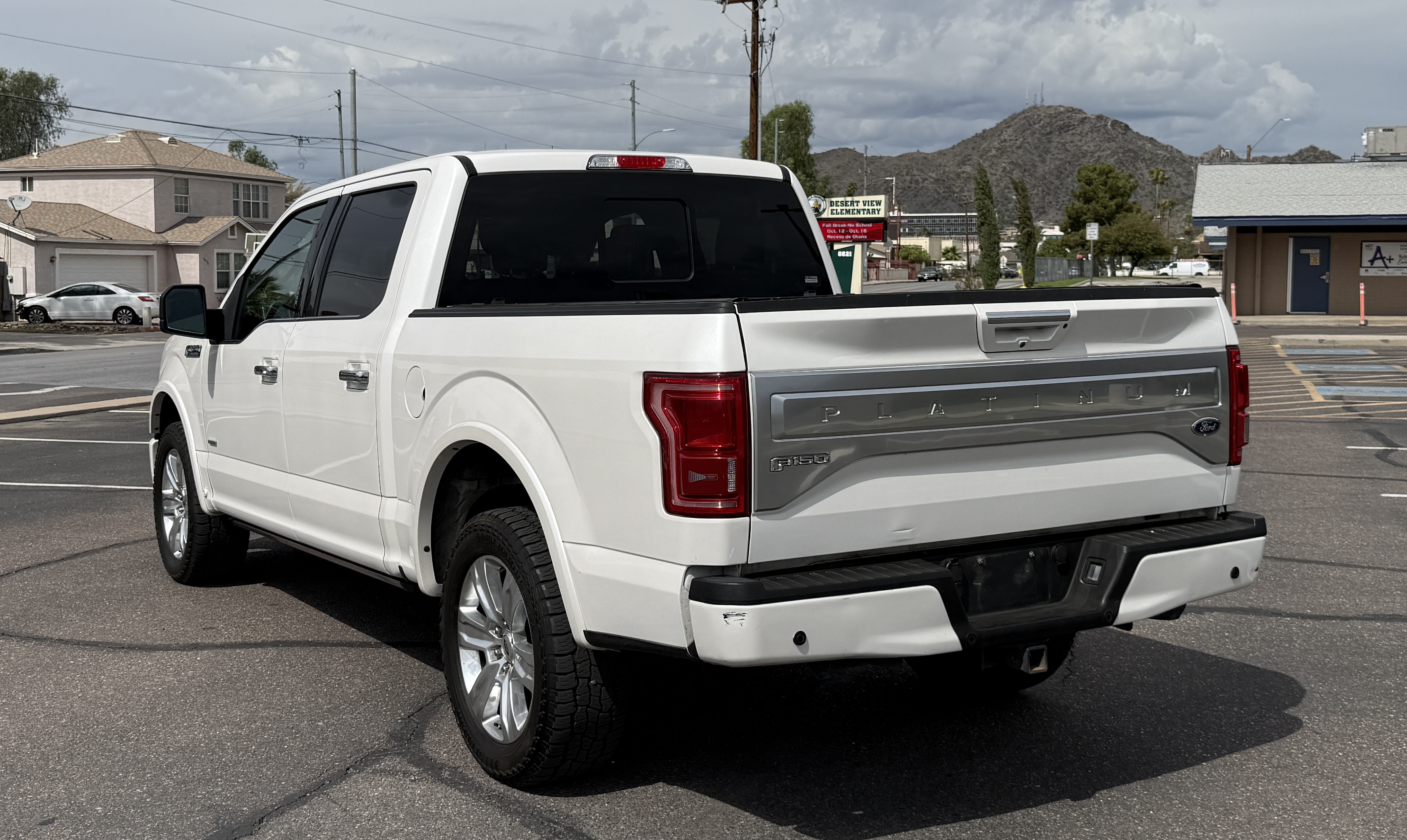Used 2015 Ford F150 Platinum w/ Equipment Group 701A Luxury AWD/4WD image 5