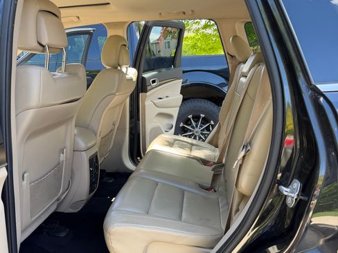 Used 2014 Jeep Grand Cherokee Limited AWD/4WD image 9