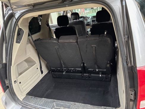 Used 2014 Dodge Grand Caravan SXT image 21